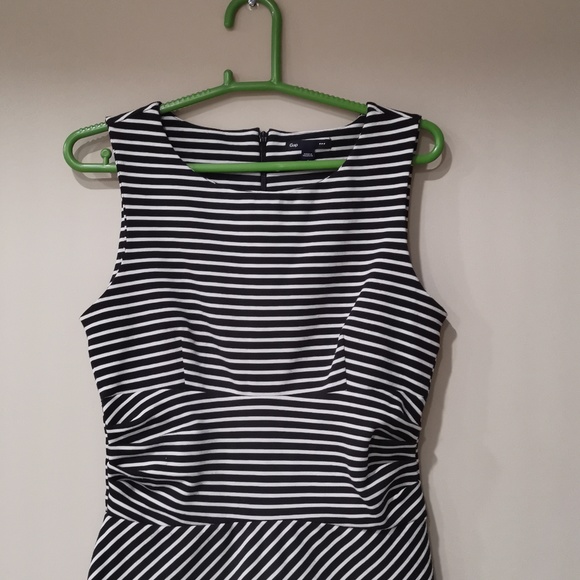 Gap | Black and White Stripe Dress - Picture 2 of 4